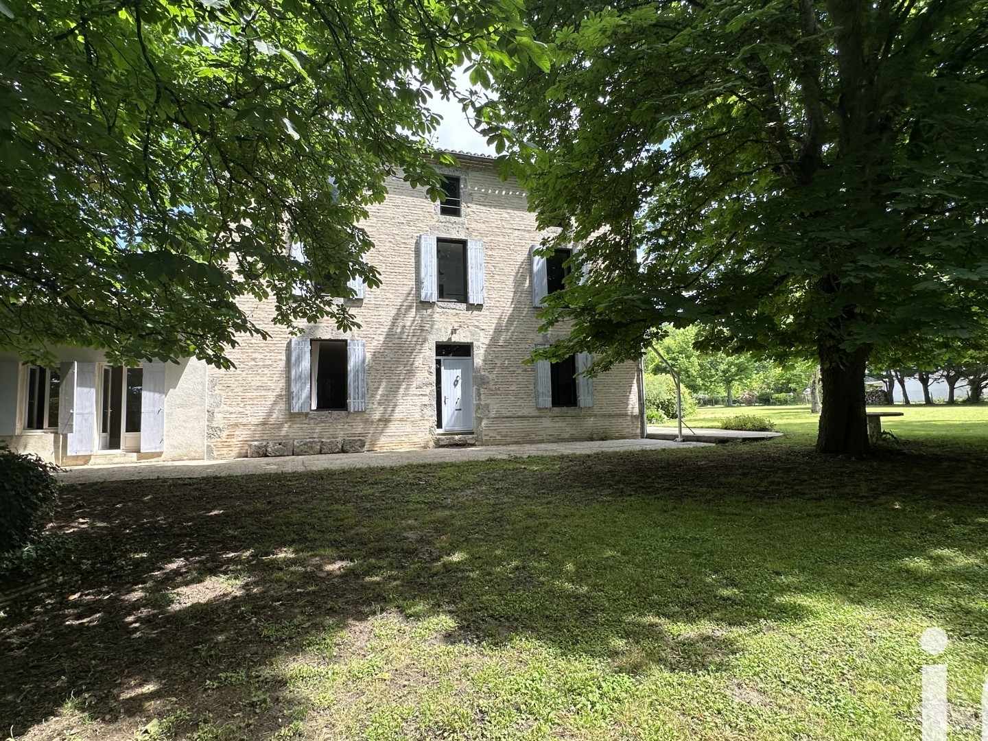 Maison 8 pièces 240 m²