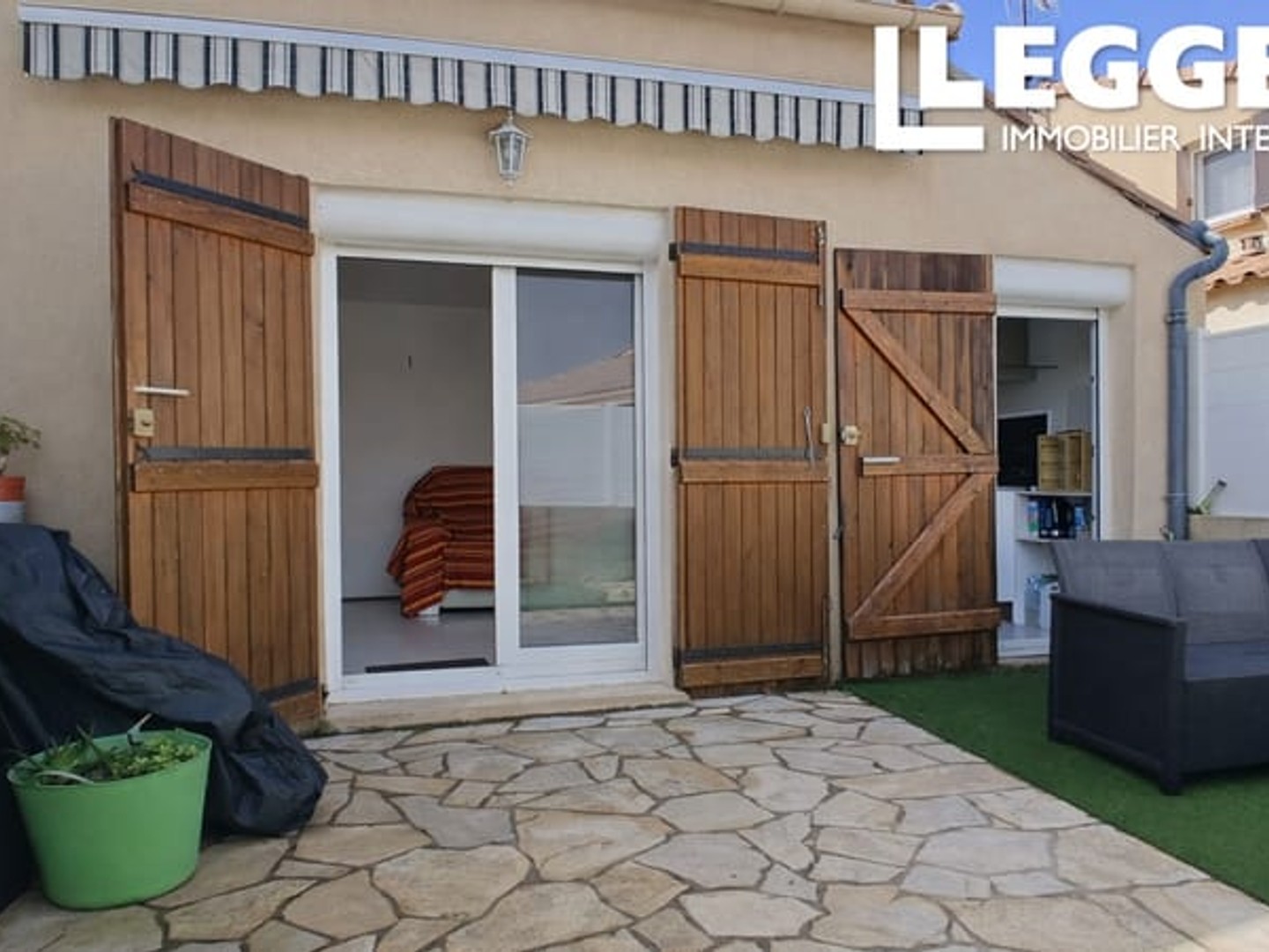 Logement T3 de type villa dans résidence en copropriété.