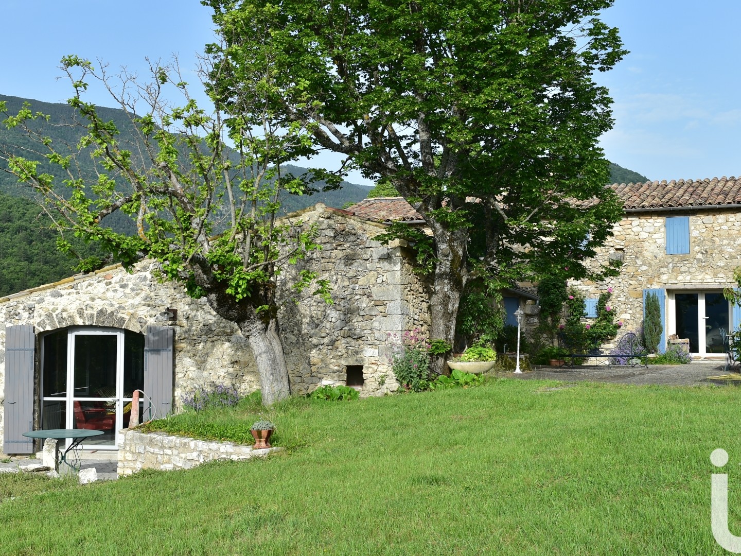 Maison 8 pièces 296 m²