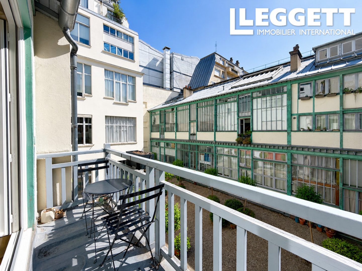 PARIS XVI ? SABLONS ? Élégant 40m² avec balcon de 3m2, dernier étage, calme absolu et belle luminosité