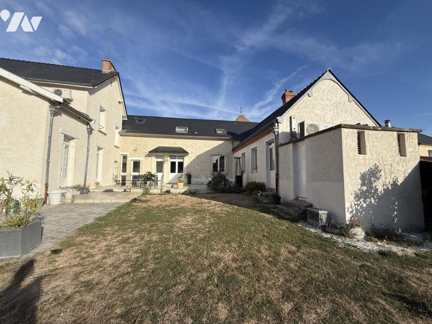 Maison 11 pièces 425 m²