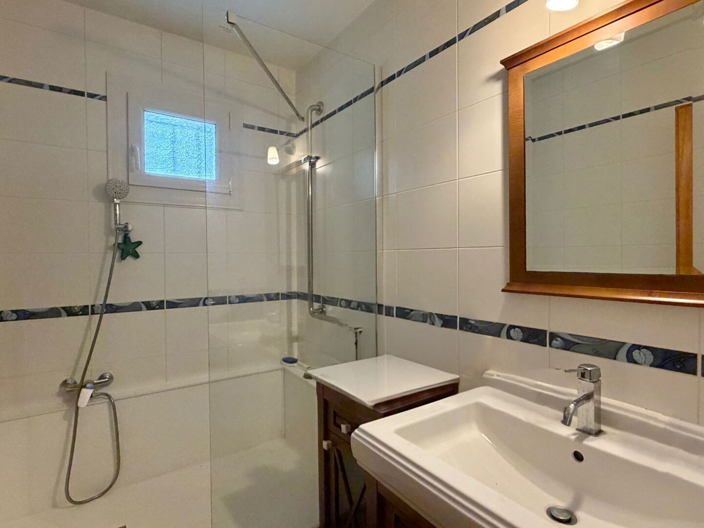 Maison à vendre - 7 pièces - 127m2 - Saint-Médard-En-J... (33160)