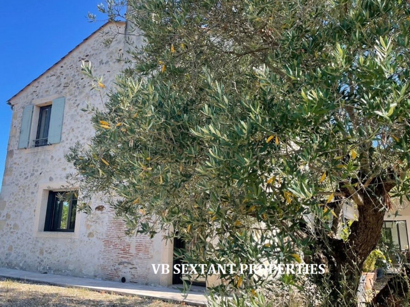 Maison à vendre - 8 pièces - 305m2 - Sigalens (33690)