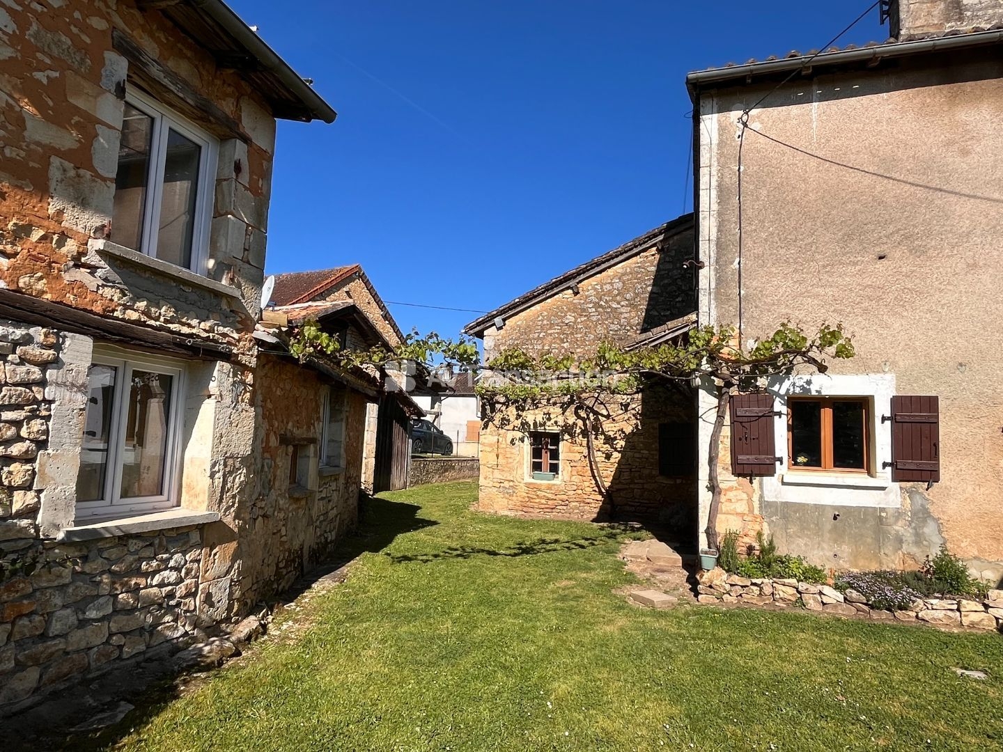 Maison à vendre - 5 pièces - 110m2 - Javerlhac-Et-La-C... (24214)