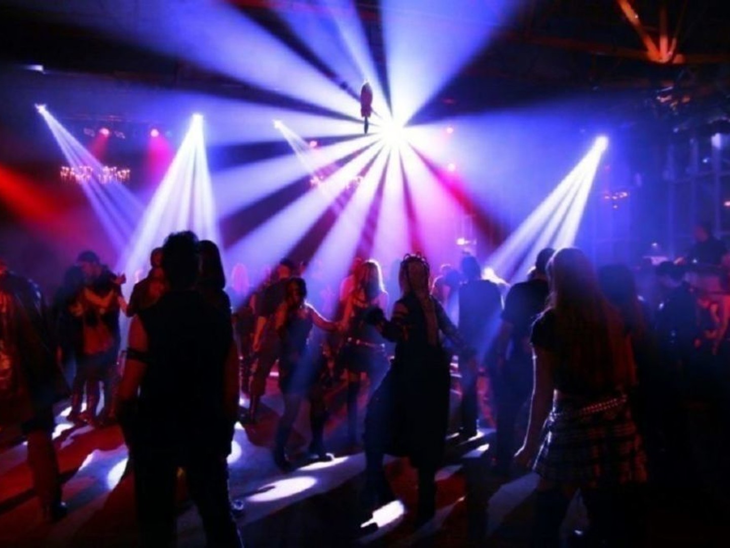 DISCOTHEQUE - 600M² - PARKING