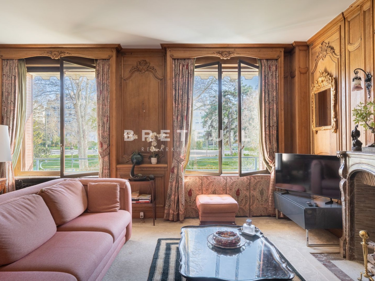 Appartement à vendre - 5 pièces - 156m2 - Paris 16e (75016)