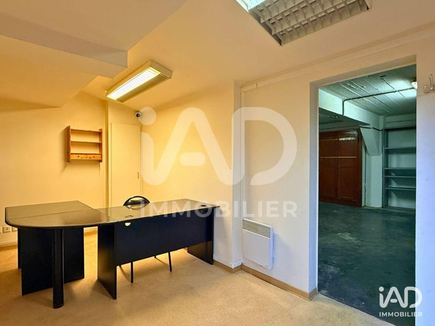 Immeuble commercial 61 m²
