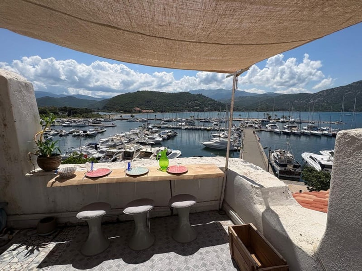 Appartement T3/T4 de 70 m2 (50 m2 en Loi Carrez) - Terrasse de toit privée et Cave - Saint Florent