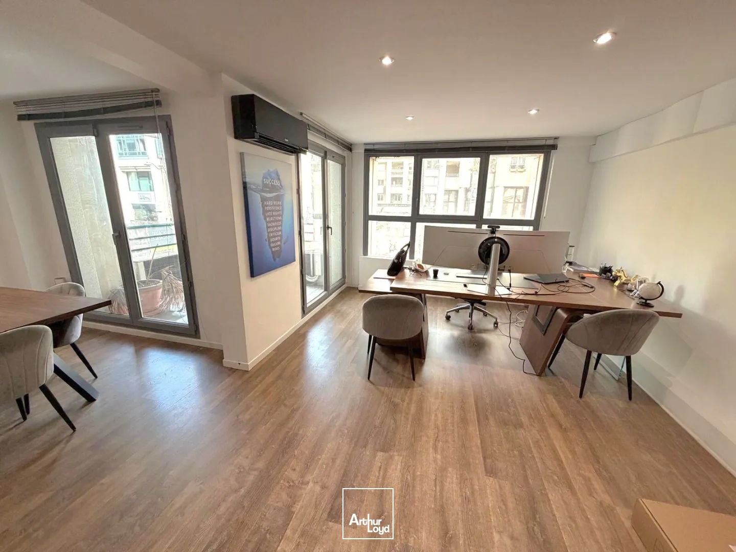 Bureaux à vendre - 425m2 - Marseille 8e (13008)