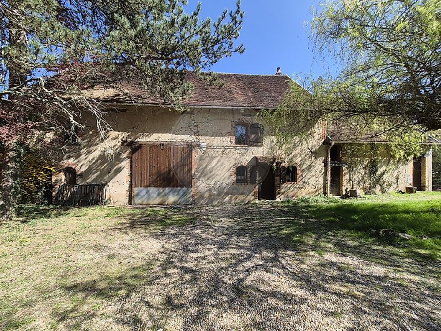Maison à vendre - 7 pièces - 195m2 - Saint-Vérain (58310)