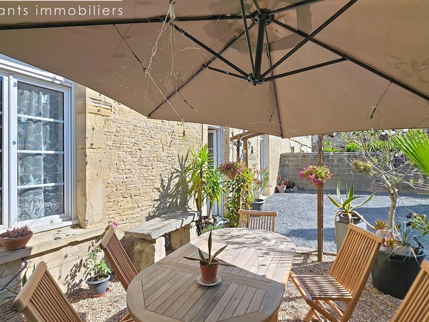 Maison à vendre - 7 pièces - 166m2 - Thaon (14610)