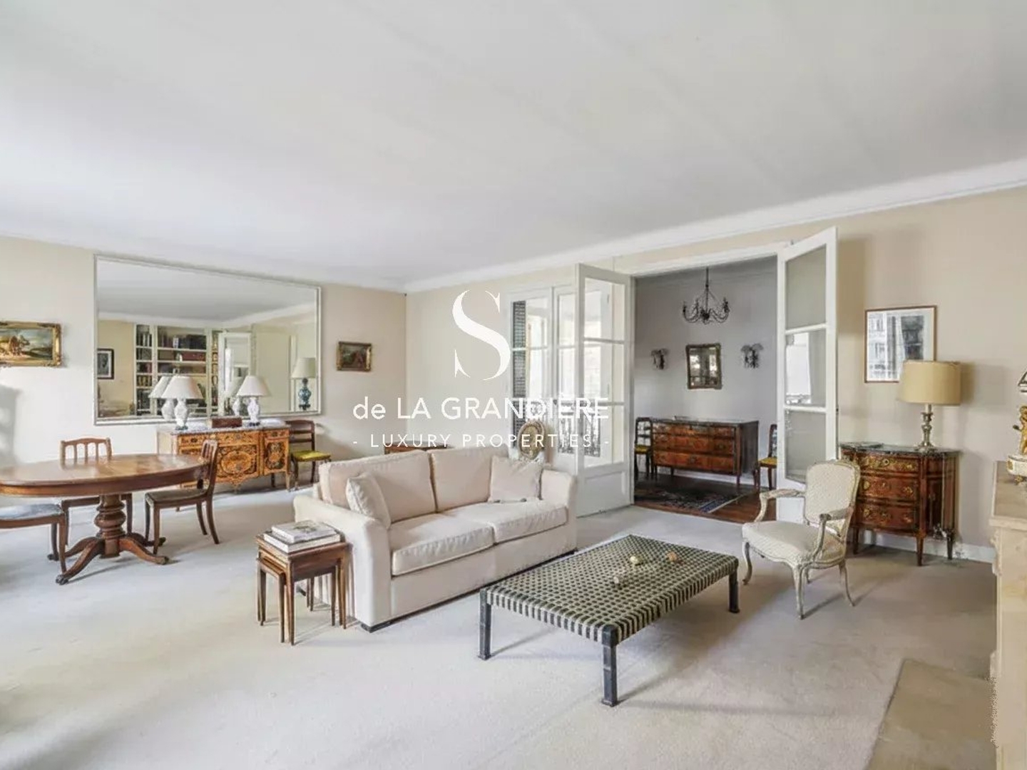 Appartement à vendre - 5 pièces - 156m2 - Paris 16e (75016)