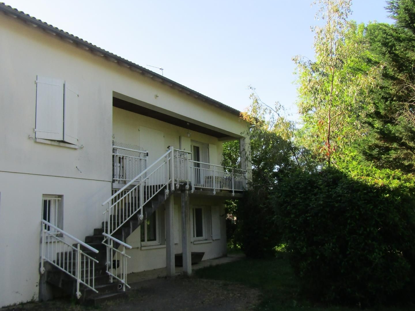 Maison à vendre - 8 pièces - 246m2 - Brioux-Sur-Boutonne (79170)