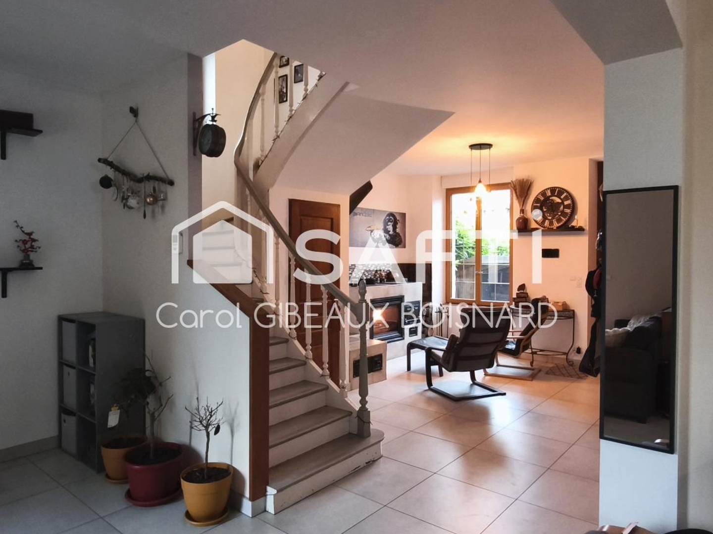 Maison bourgeoise en pierre de 9 pièces avec garage et terrain