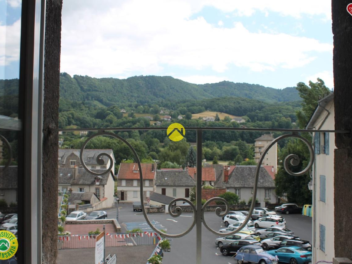 Locaux à vendre - 4 pièces - 78m2 - Vic-Sur-Cère (15800)