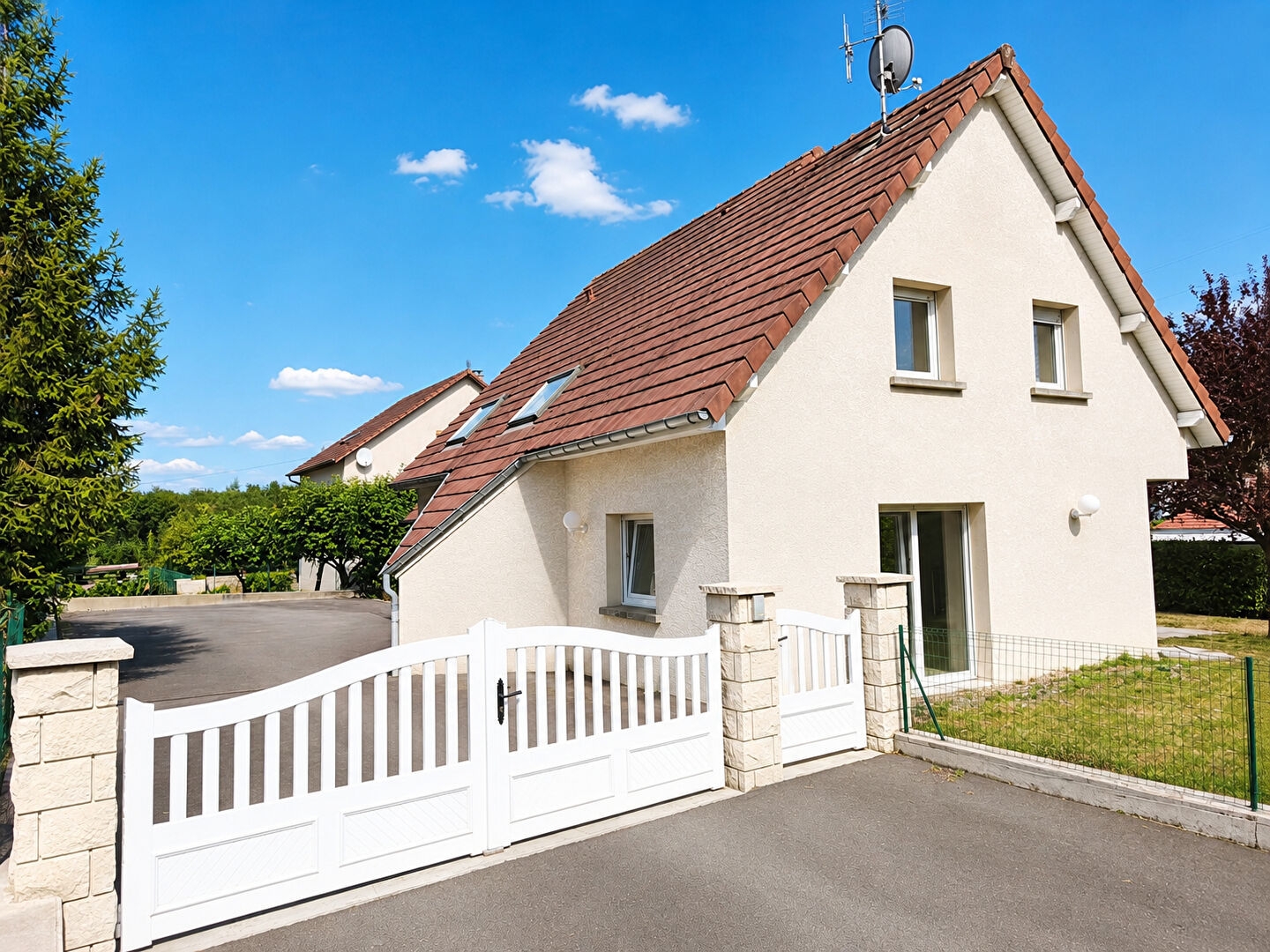 Maison à vendre - 5 pièces - 141m2 - École-Valentin (25480)