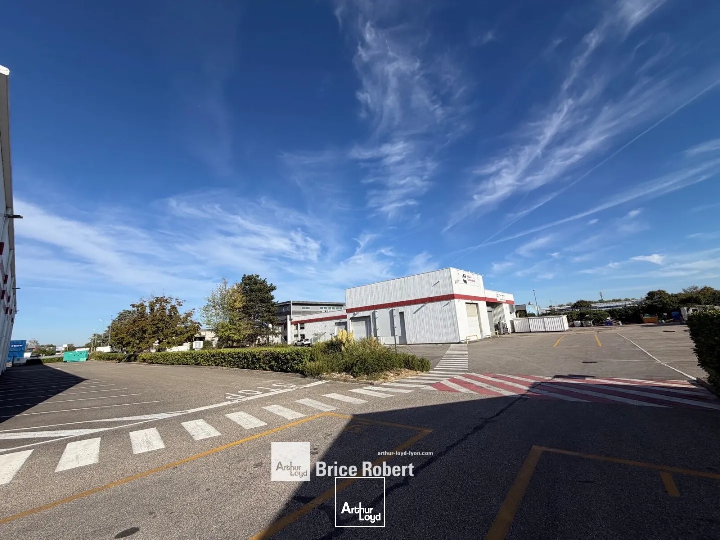 Locaux à vendre - 4635m2 - Chassieu (69680)