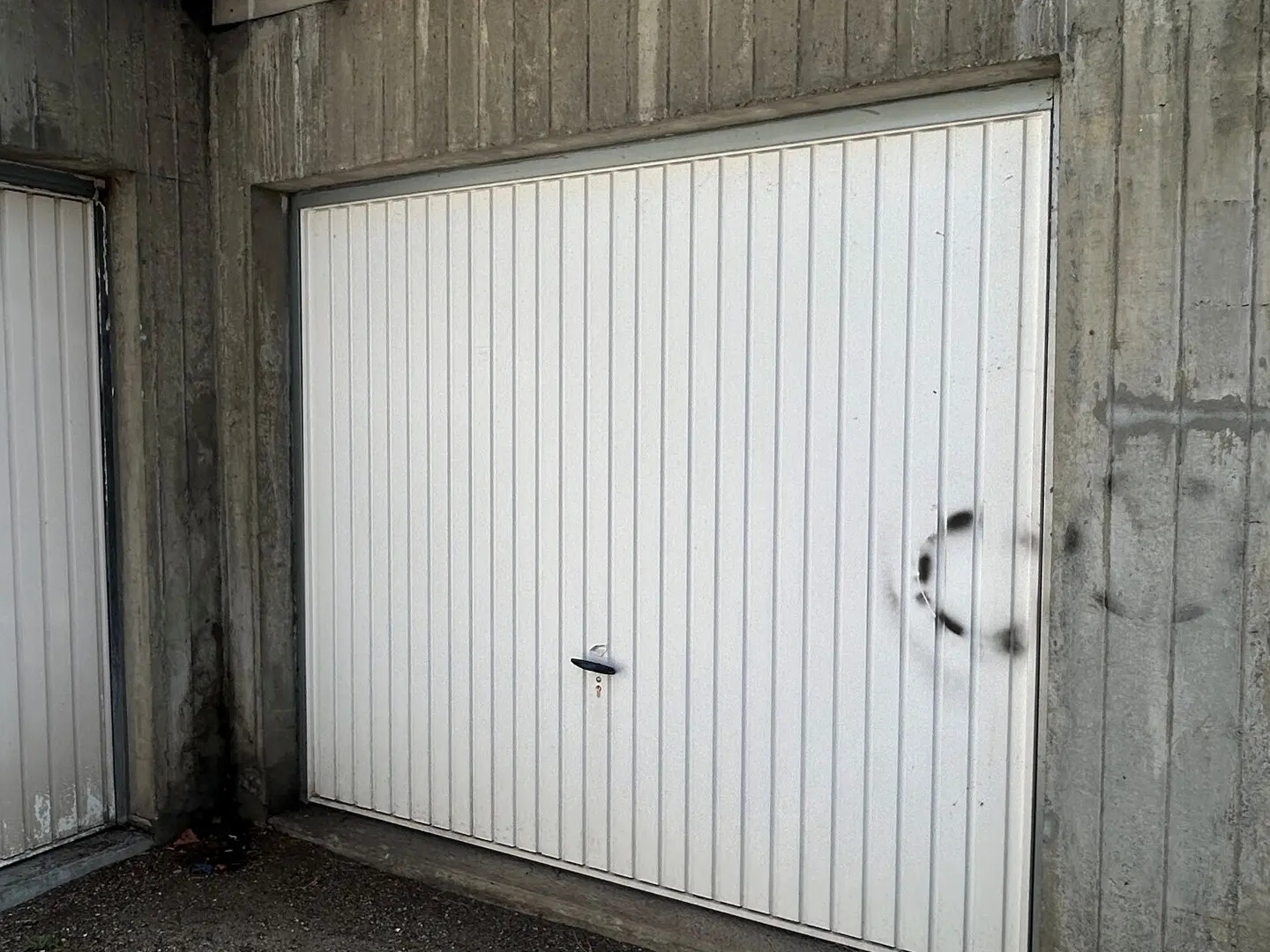Parking / garage / box à vendre - 16m2 - Échirolles (38130)