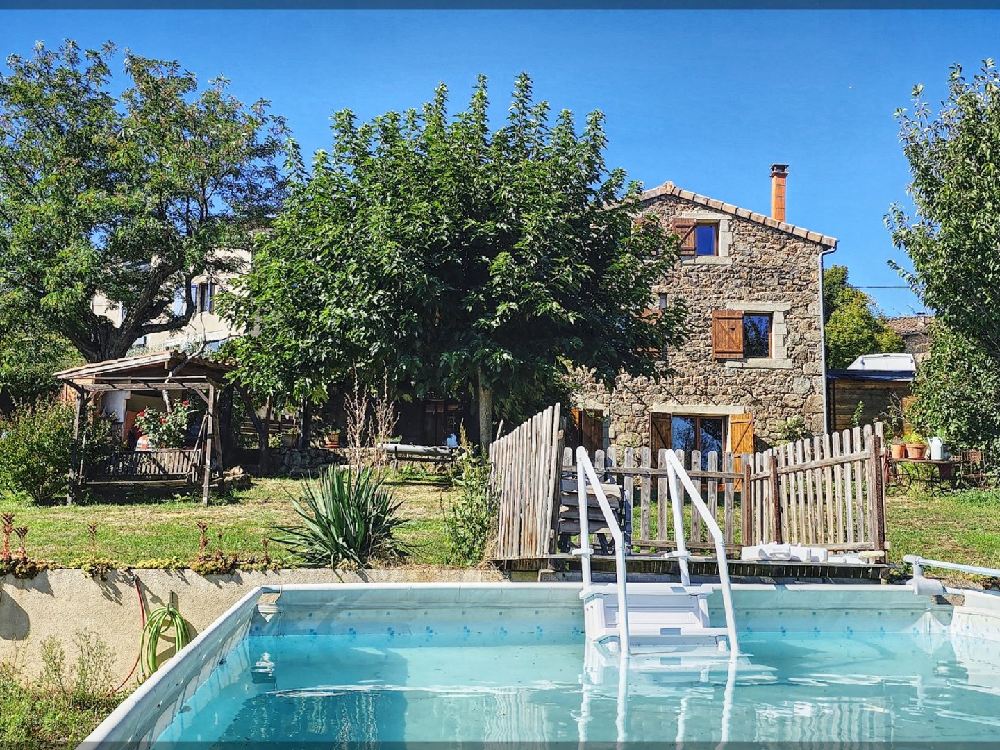 PROPRIETE PIERRE RENOVEE 332 m2 VUE PANORAMIQUE GITE 1