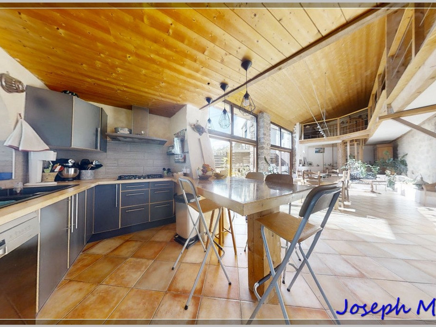 Maison à vendre - 11 pièces - 332m2 - Glun (07300)