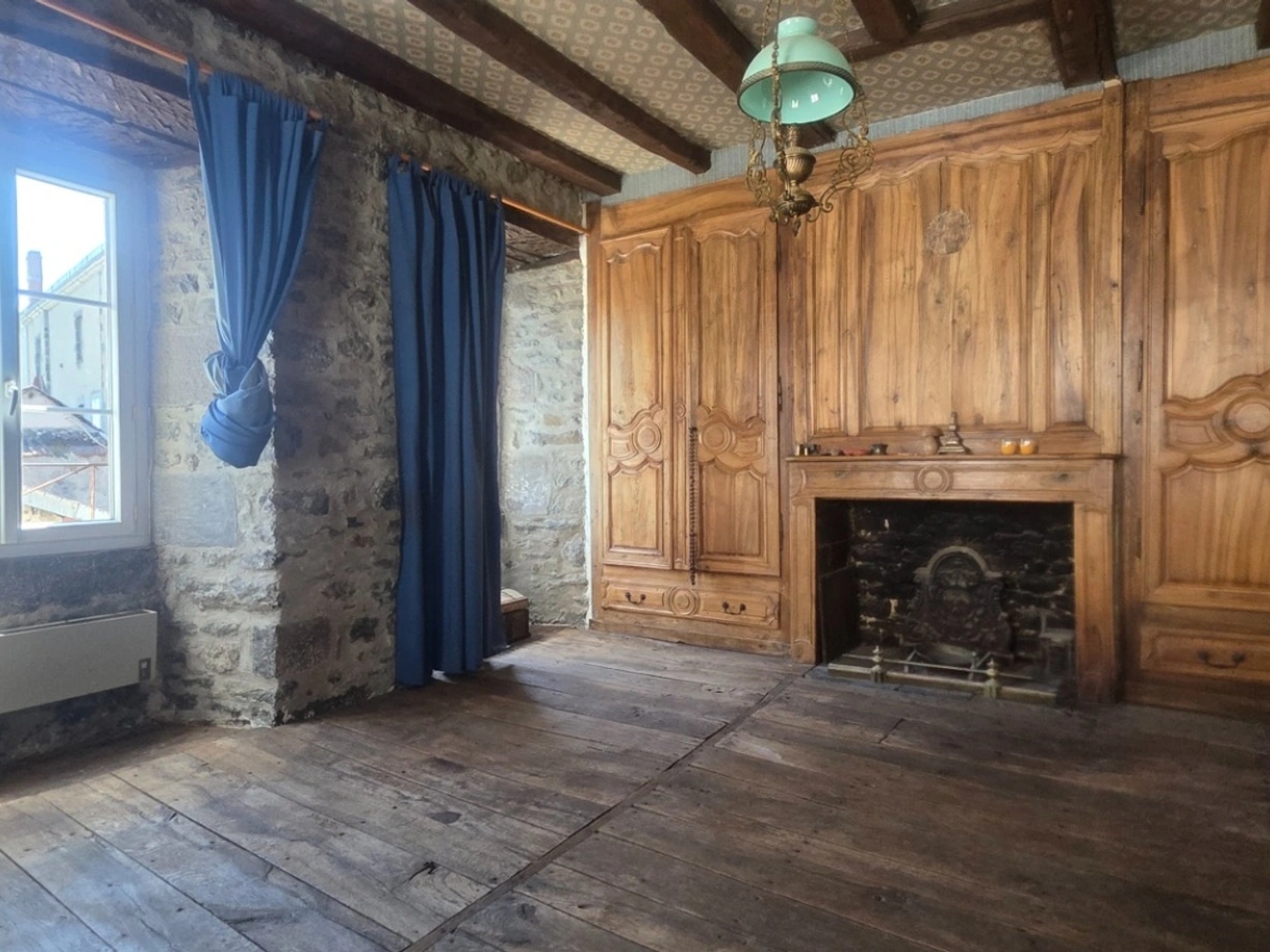 Maison à vendre - 10 pièces - 250m2 - Mauriac (15200)