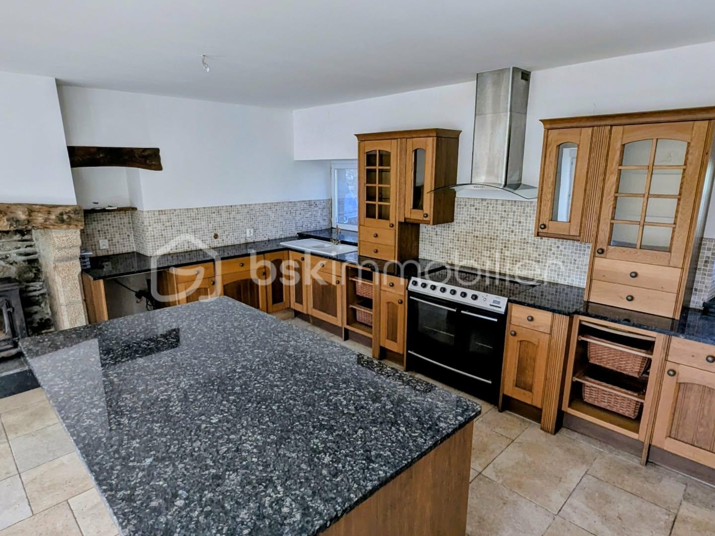 Maison à vendre - 7 pièces - 1891m2 - Saint-James (50240)