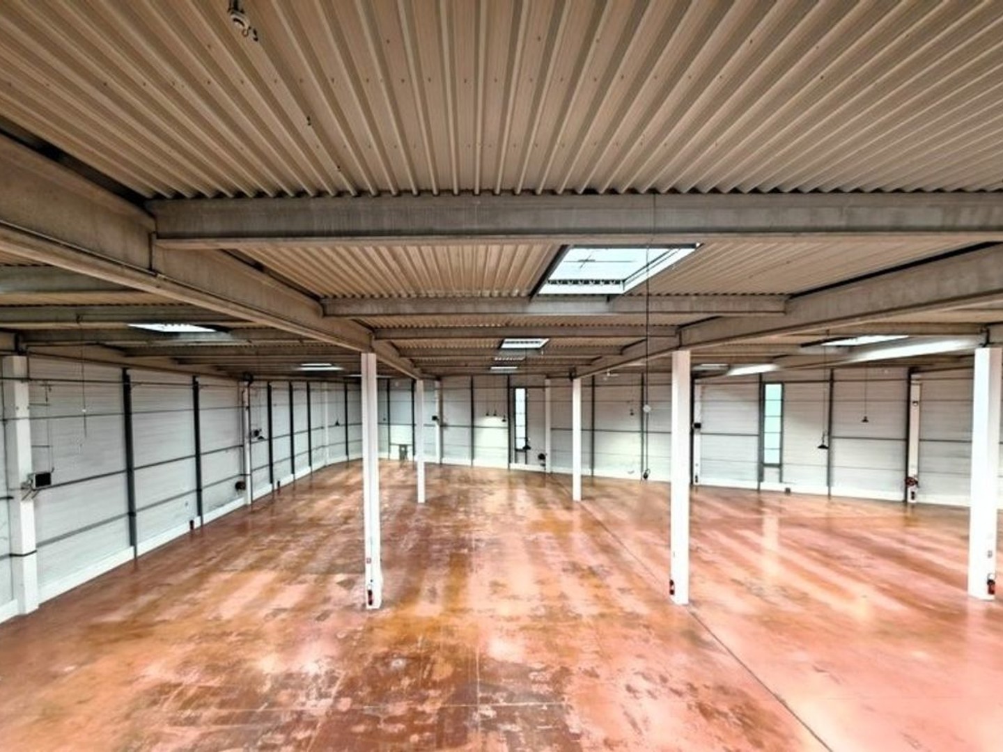 Vente / Local industriel - 3260 m²