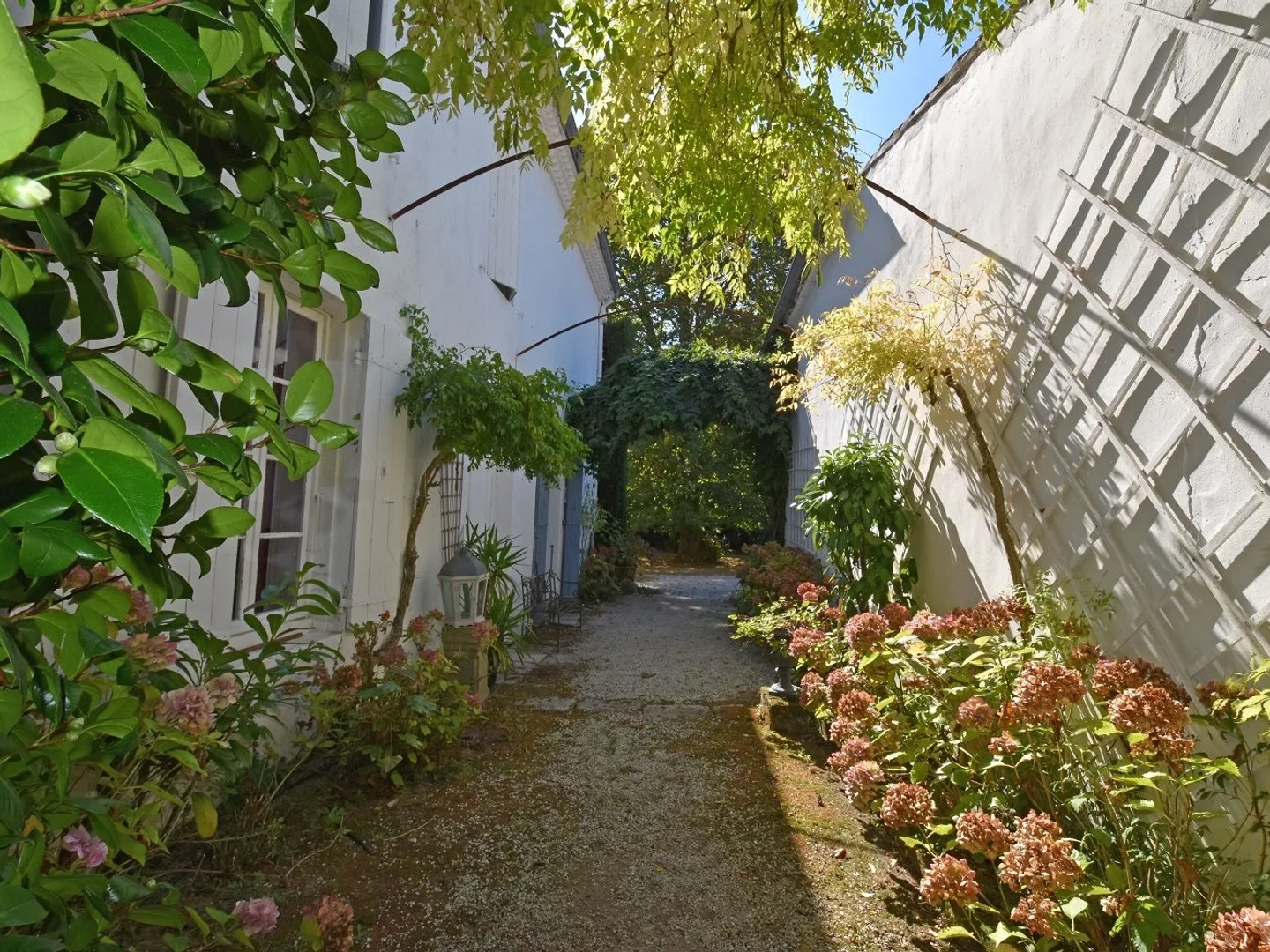 Maison à vendre - 5 pièces - 190m2 - Étaules (17750)