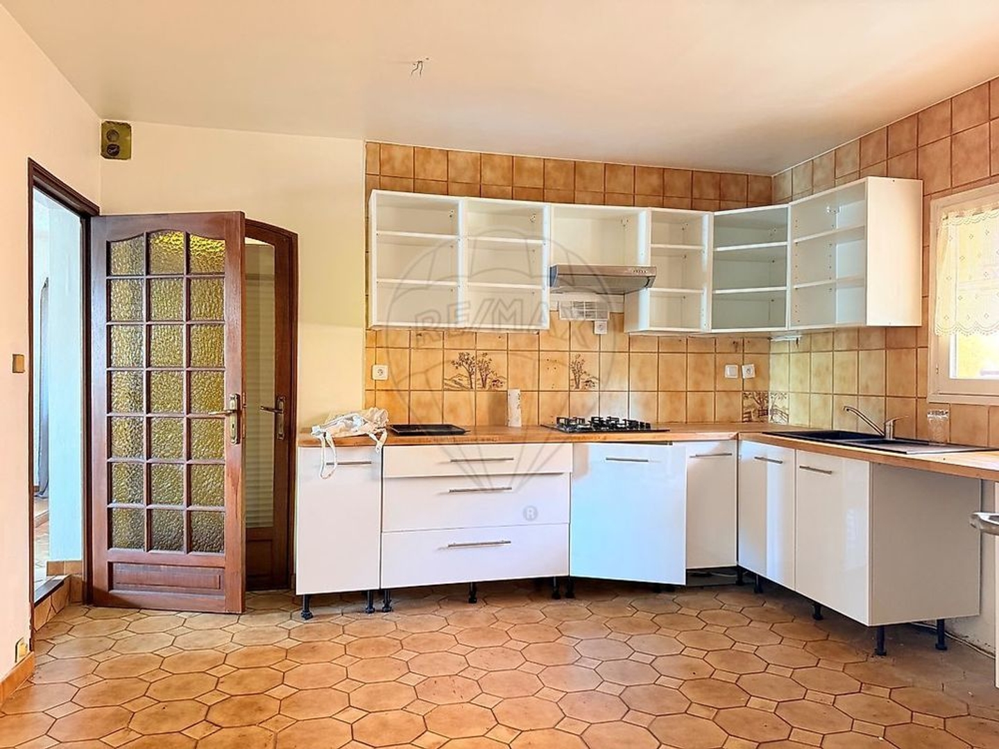 Maison à vendre - 4 pièces - 650m2 - Saint-Laurent-Du-Var (06700)