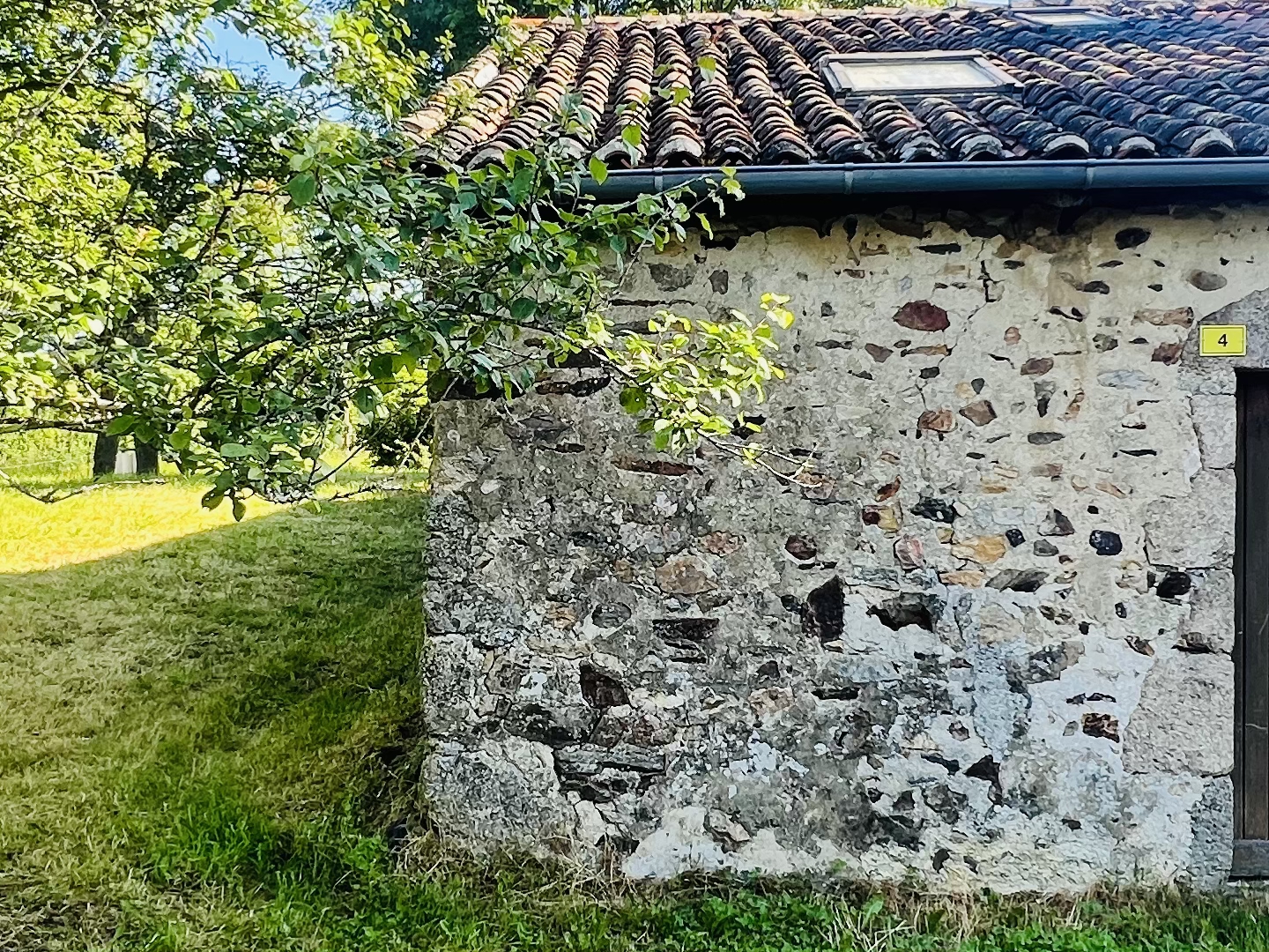 Maison à vendre - 16 pièces - 450m2 - Val D'issoire (87330)