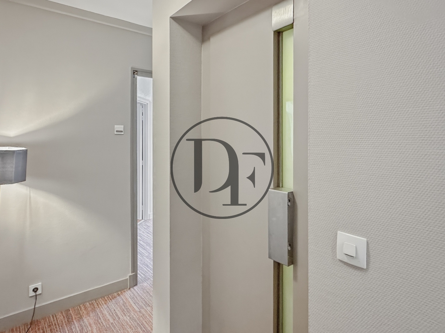 Locaux à vendre - 66m2 - Fontainebleau (77300)