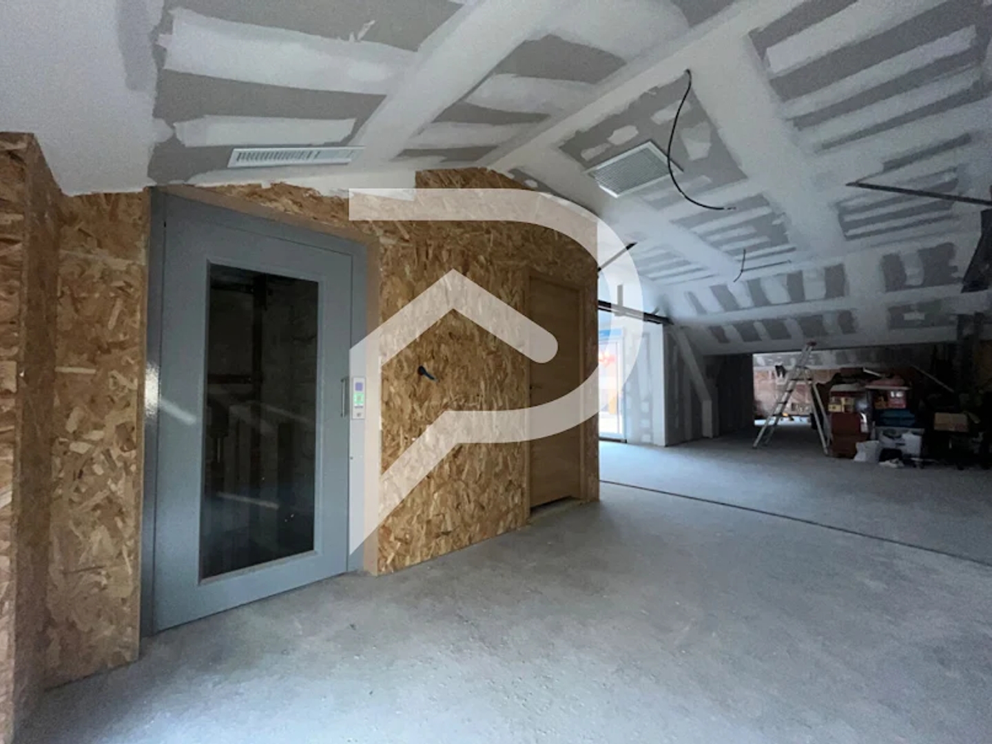 Parking / garage / box à vendre - 800m2 - Libourne (33500)