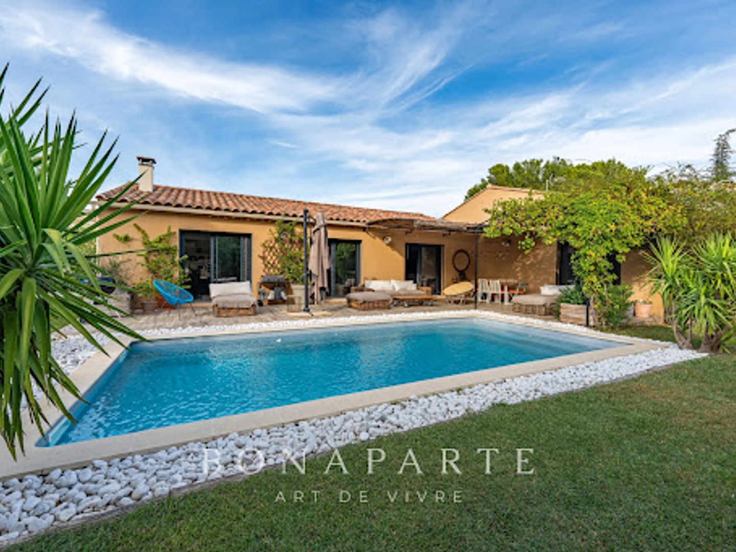 Local 4 pièces 146 m²