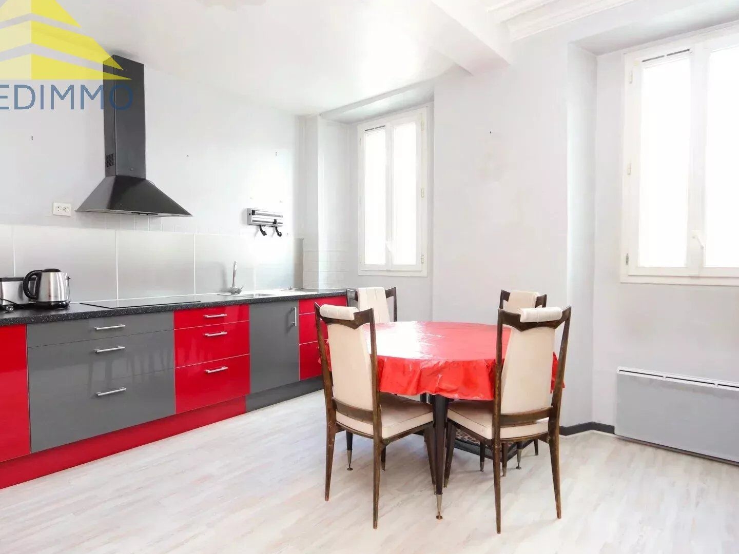 Appartement F2 en centre ville de Mandres-les-Roses