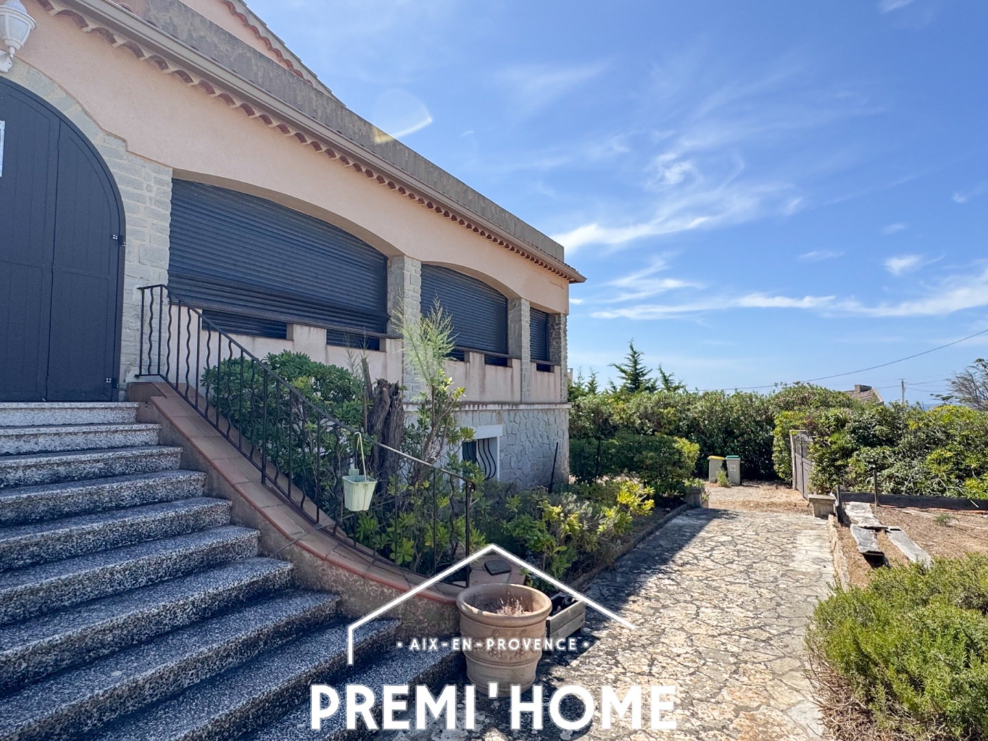 A VENDRE MAISON A RENOVER SIX FOURS LES PLAGES