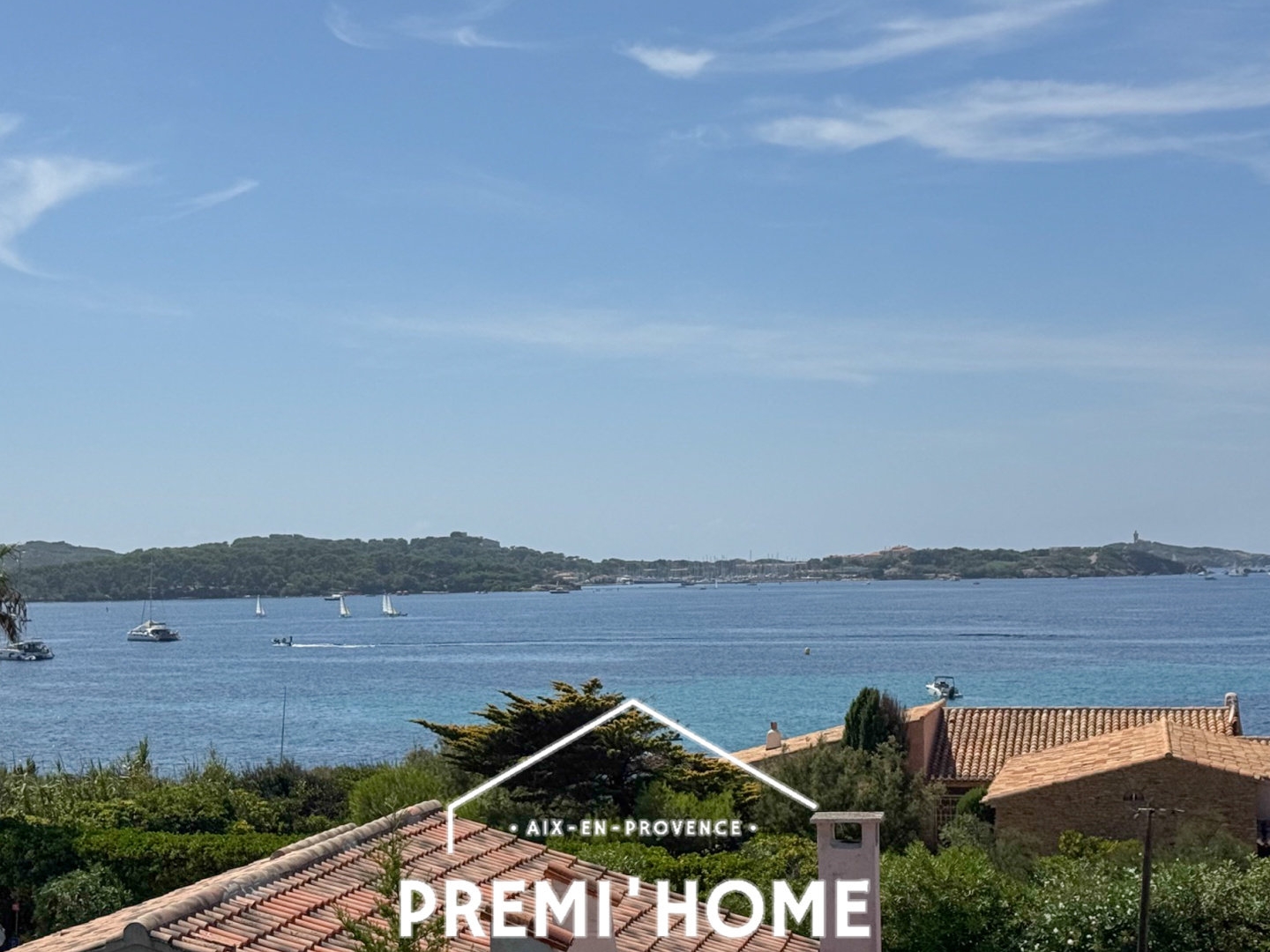 Maison à vendre - 7 pièces - 233m2 - Six-Fours-Les-Plages (83140)