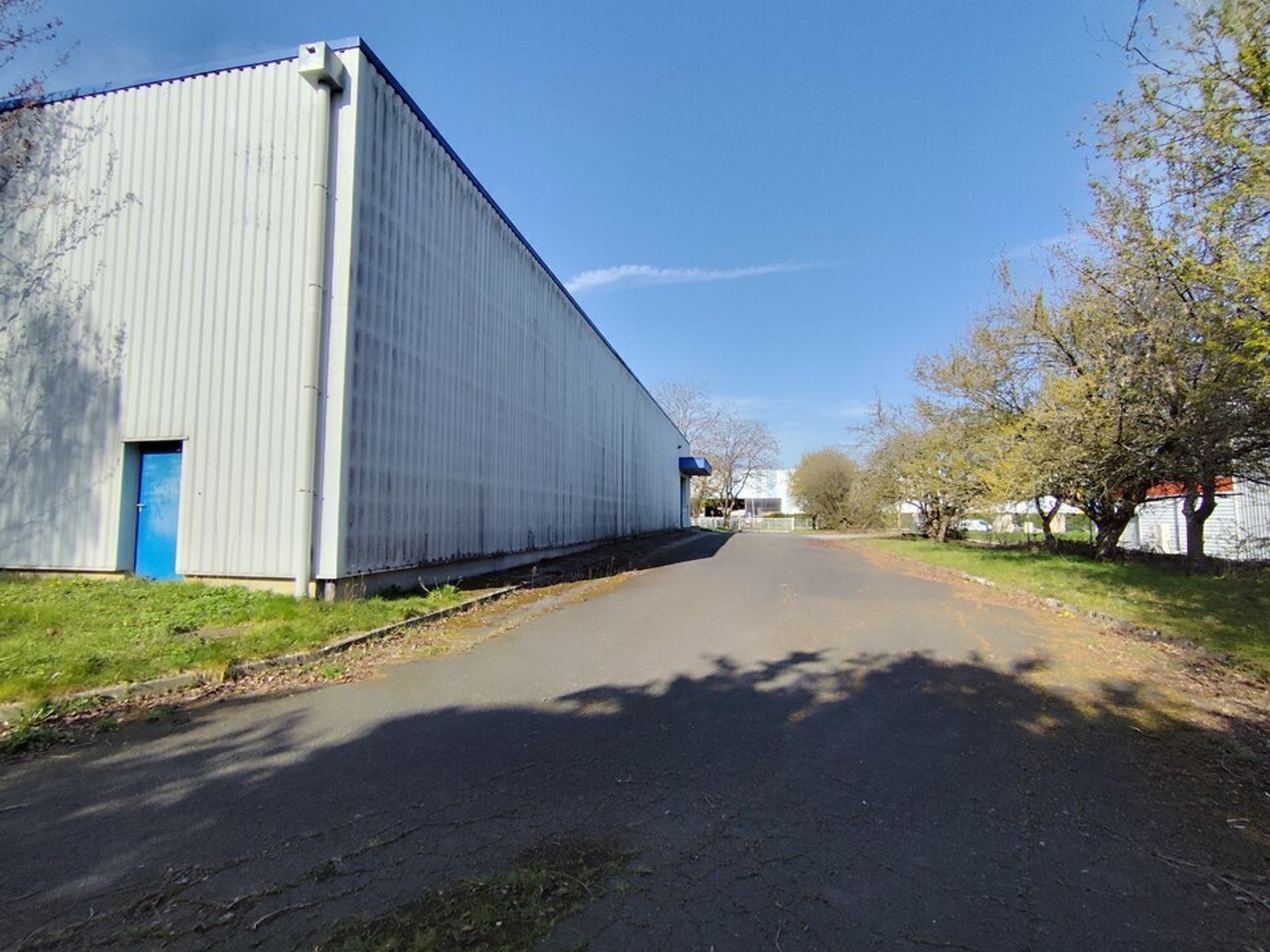 Bâtiment MIXTE A VENDRE OU A LOUER