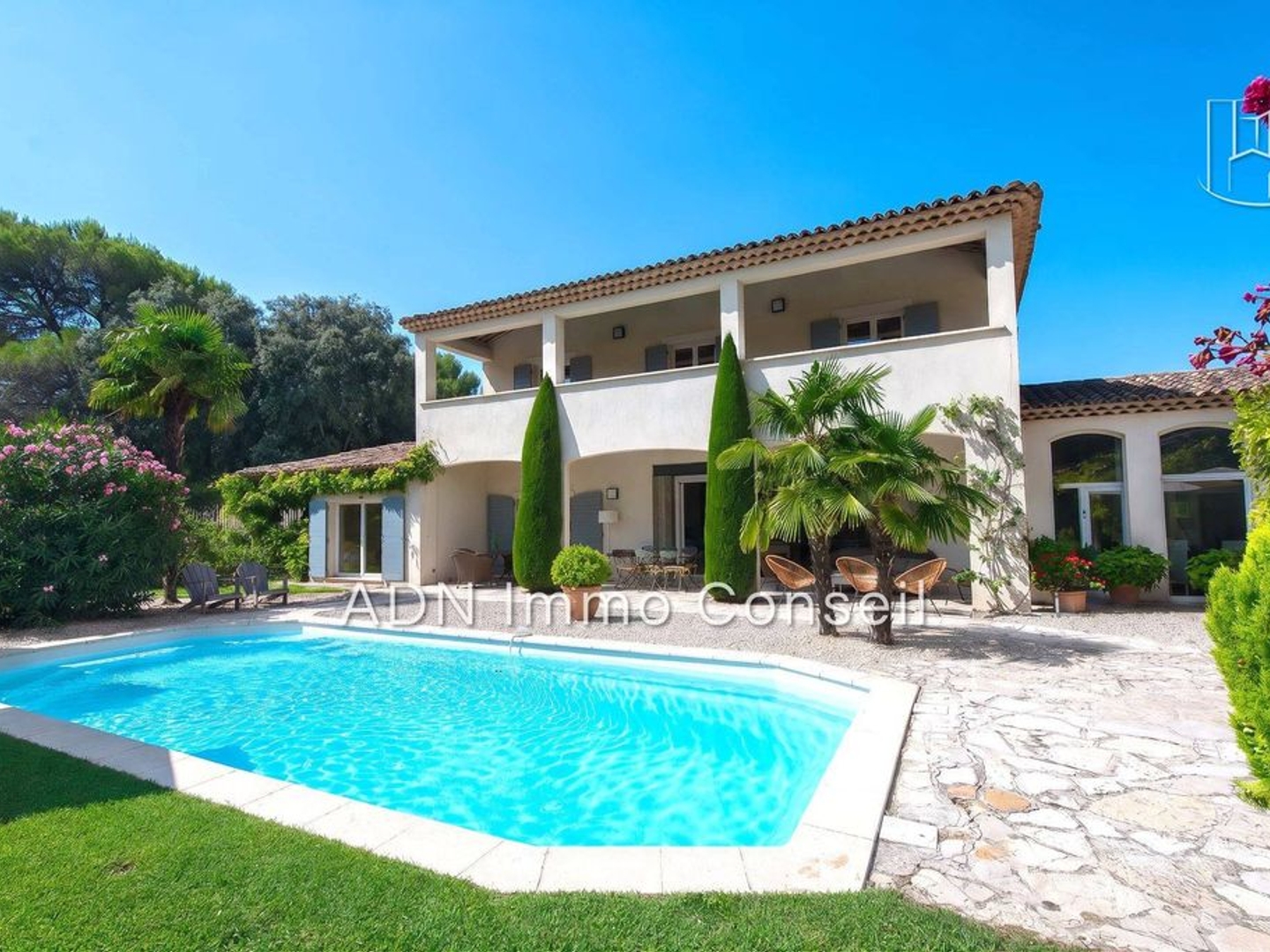 Villa 7 pièces 264 m²