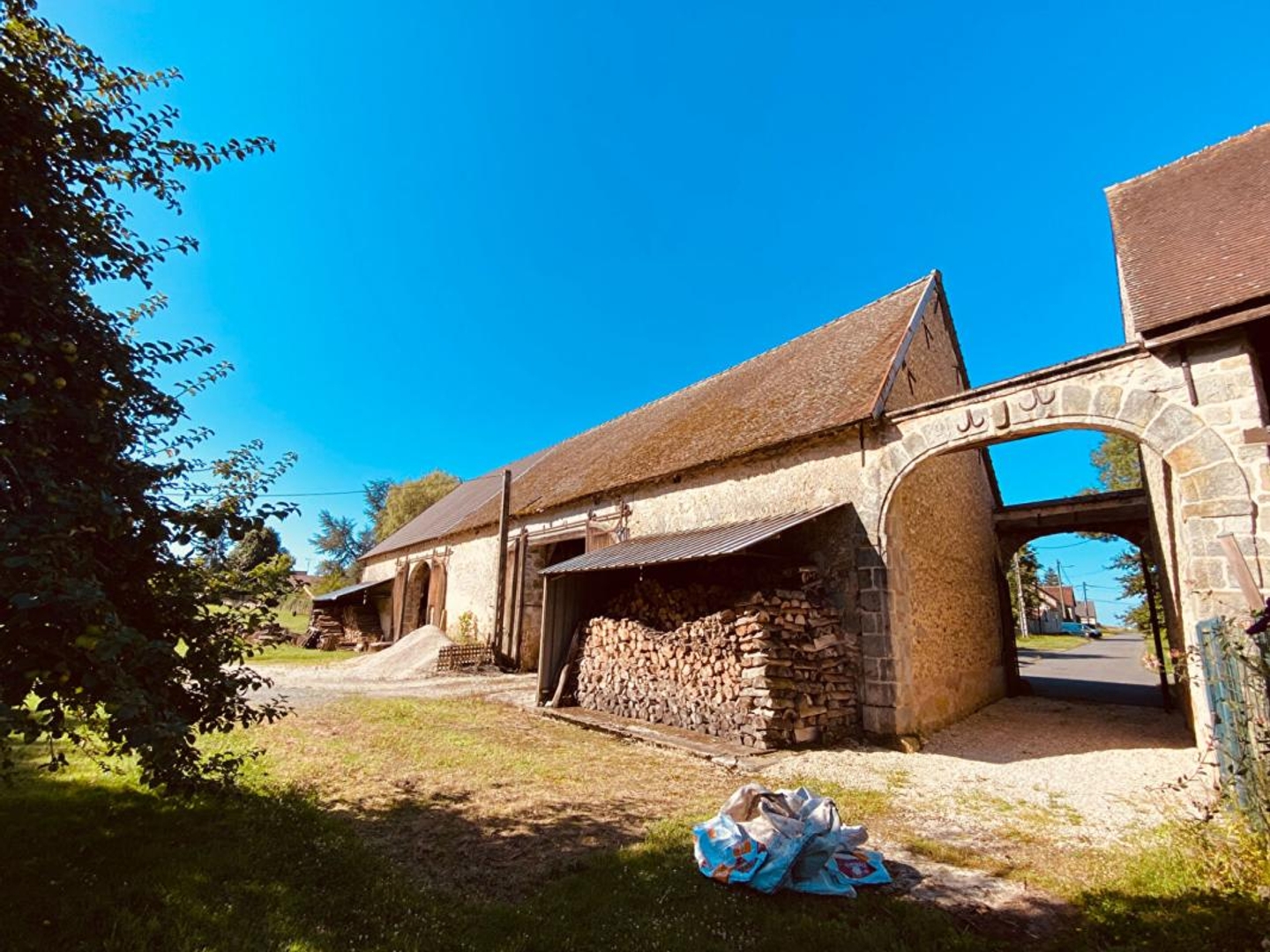 Locaux à vendre - 1 pièce - 258m2 - Provins (77160)