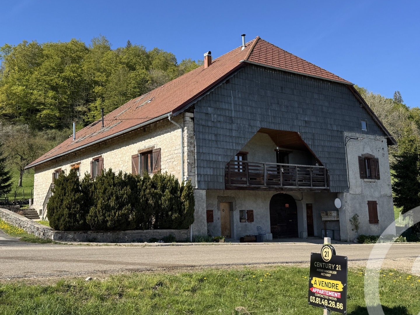 Appartement à vendre - 5 pièces - 89m2 - Remoray-Boujeons (25160)