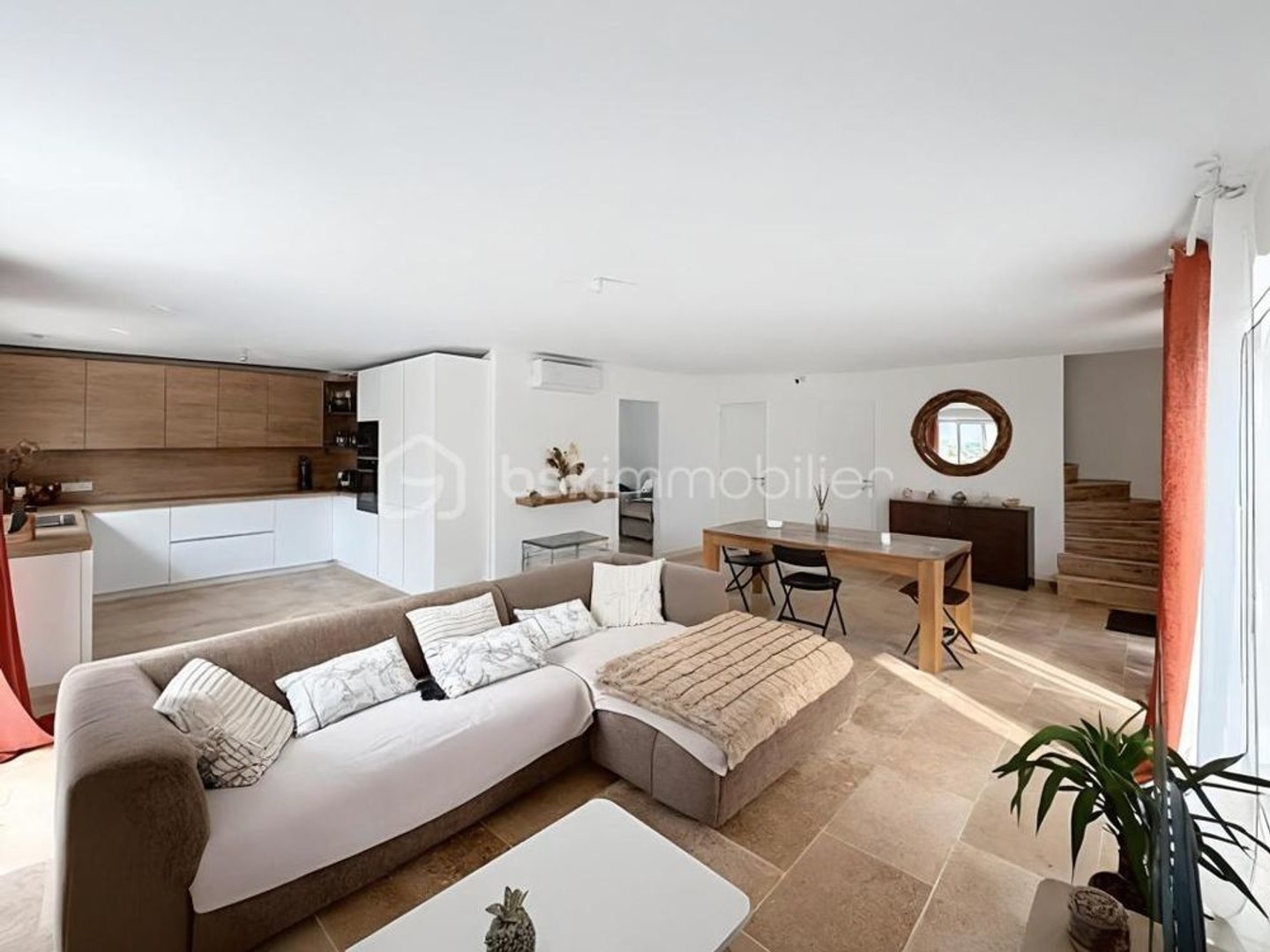 Maison Familiale : Neuve, Moderne et Prête à Emménager !