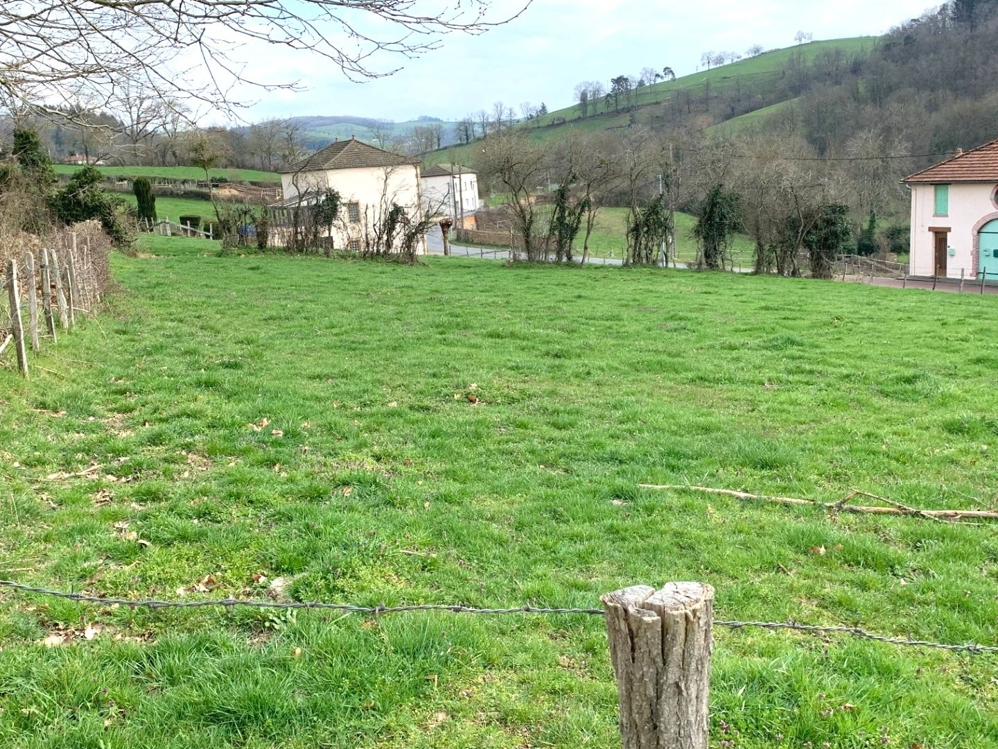 Terrain à vendre - 1590m2 - Jarnosse (42460)