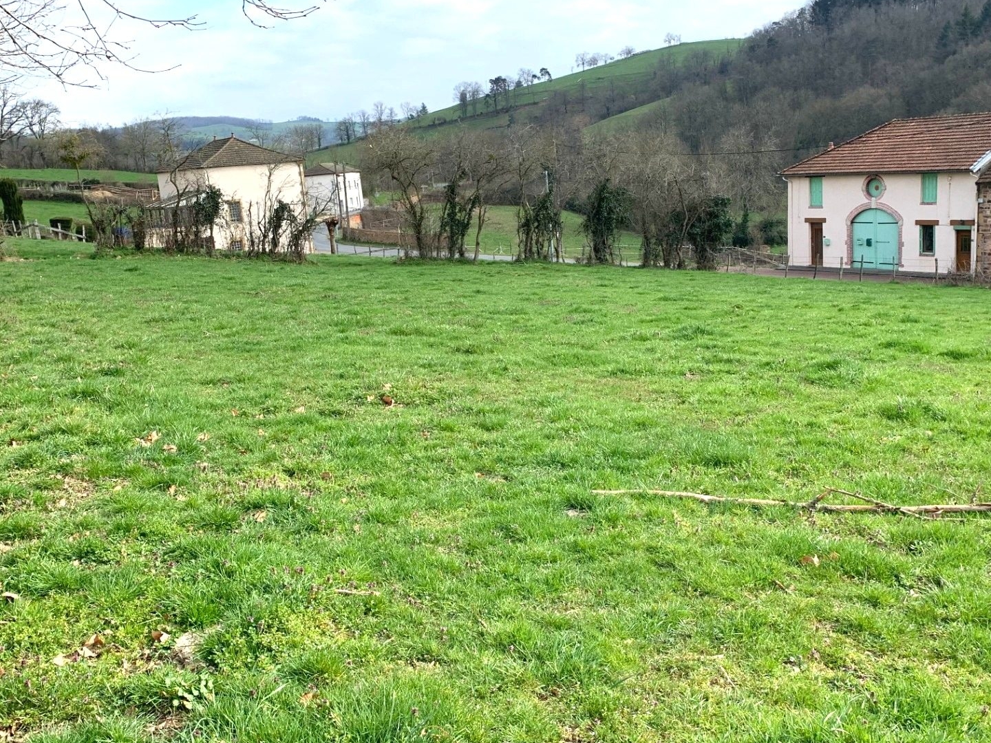Terrain à vendre - 1590m2 - Jarnosse (42460)