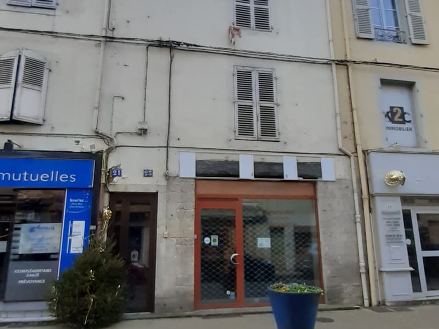 LONS-LE-SAUNIER - Immeuble au centre-ville