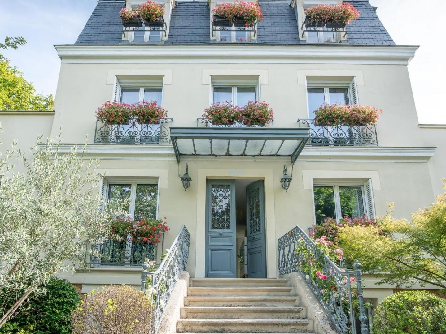 Maison à vendre - 11 pièces - 380m2 - Fontenay-Sous-Bois (94120)