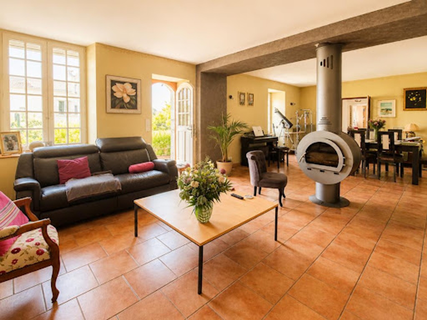 Maison à vendre - 6 pièces - 151m2 - Nogent-Sur-Loir (72500)