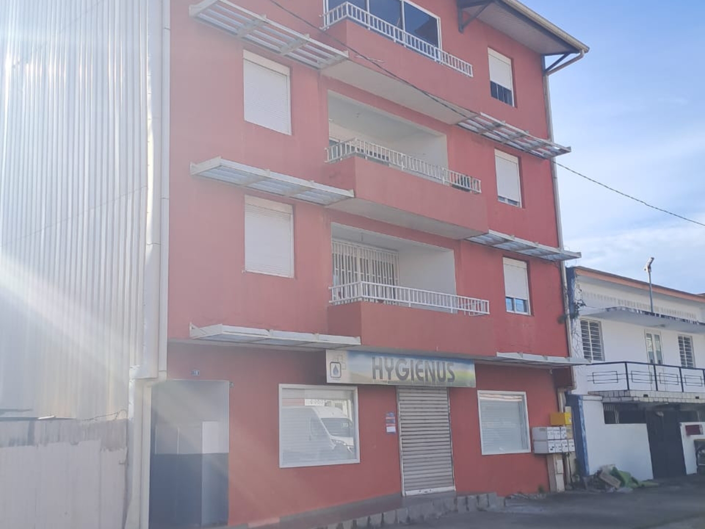 Local/bureau à vendre (973)