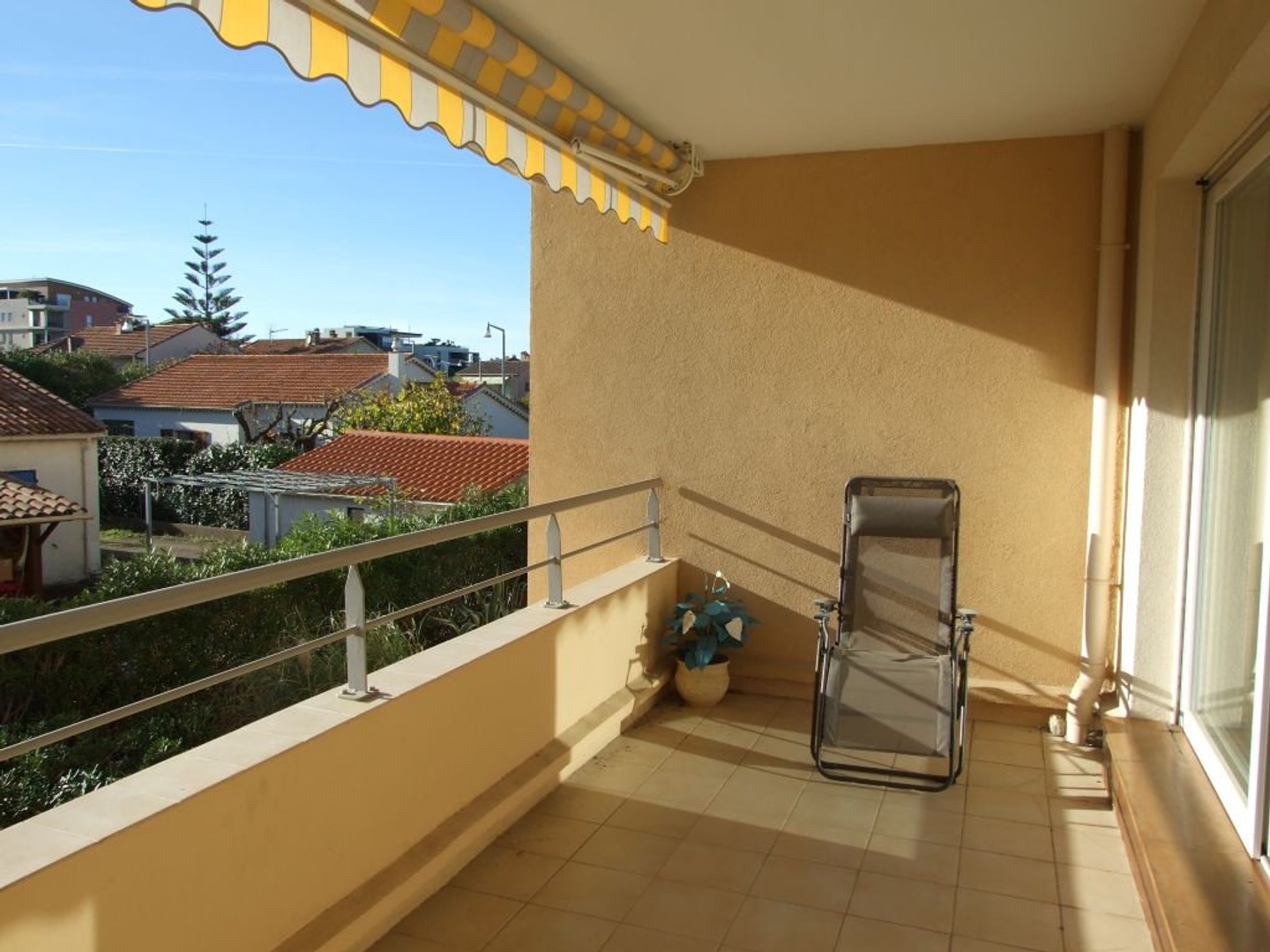 SOUS COMPROMIS : EXCLUSIVITE MLS Proche Port Fréjus 2