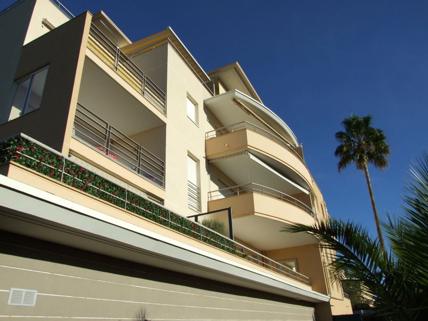 Appartement à vendre - 2 pièces - 51m2 - Fréjus (83600)