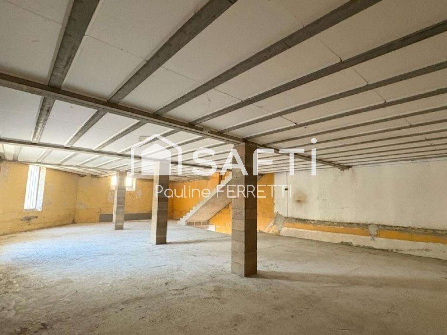 Deux lots habitations de 150m2 chacun + Grand garage de 150m2